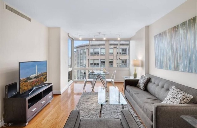 Spacious 1BR Apt | Full Kitchen + Gym | by GLS