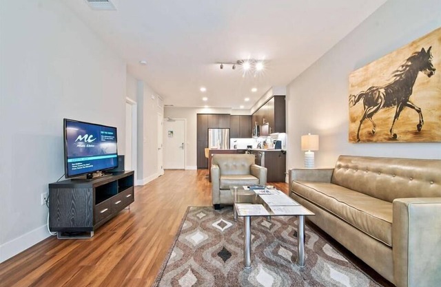 Spacious 1BR | Free WiFi | Laundry | Near Castro Street