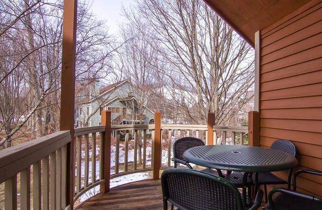 Spacious 2 Bed At Crystal Mountain Resort 2 Bedroom Condo by RedAwning