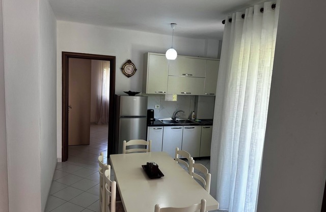 Spacious 2-bedroom apartment 1-living room with WiFi, 500m near Beach in Durrës