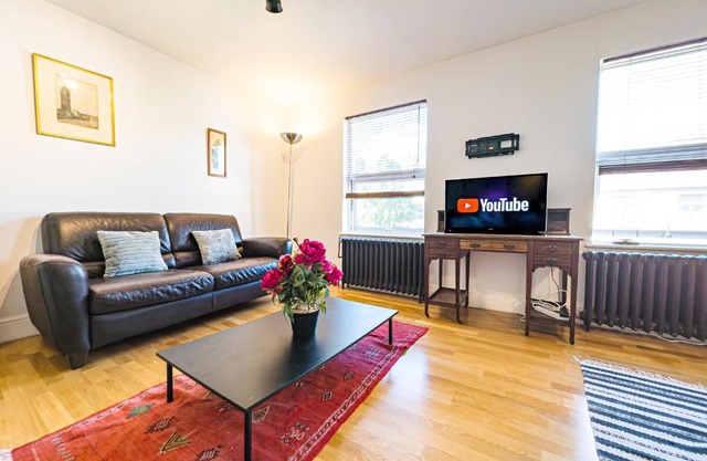 Spacious 2 Bedroom Apartment in Hackney