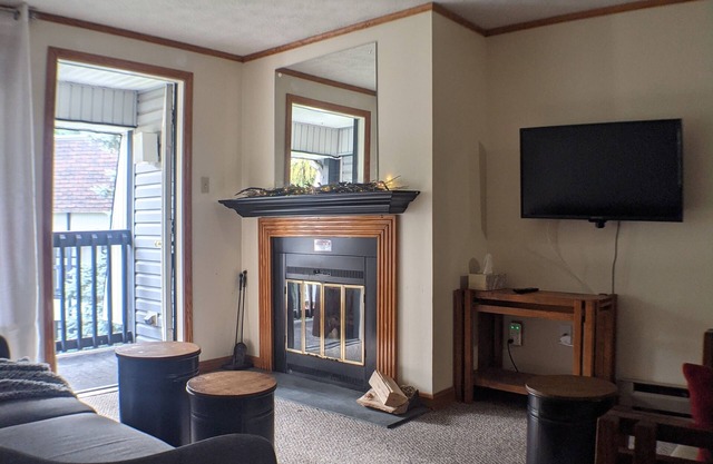 Spacious 2 Bedroom Blue Knob Ski Condo Mountain Getaway