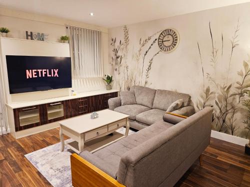 Spacious 2-bedroom Flat, Edgware London