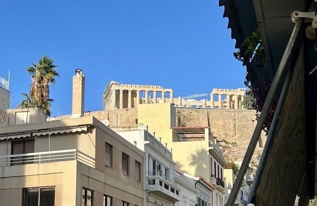 Spacious 2 Bedrooms Apartment With Acropolis View In Center of Athens
