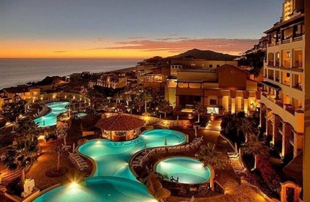 Spacious 2 BR, 2 Bath Presidential Suite w/Ocean View Balcony – Sleeps 8