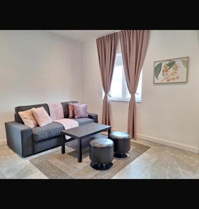 Spacious 2 - Room Apartment - 6 Guests, 24h Check-in, Near Vienna