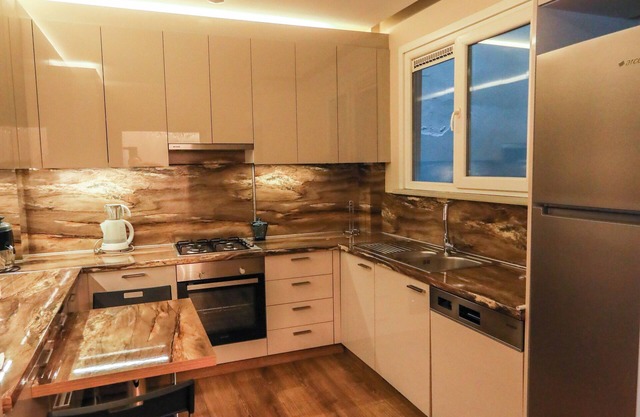 Spacious 3-bedroom apartment with AC, WiFi in the best part of Istanbul