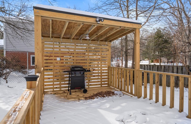 Spacious 3 Bedroom House in Rockville nr Center