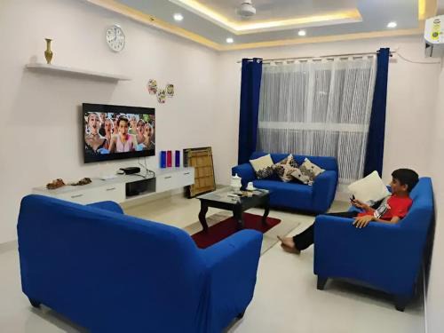 Spacious 3 BHK inHigher flr with Sunset, Lake View