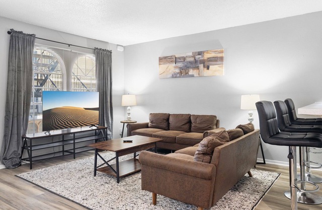 Spacious 3BR/2BA next to UT 6388