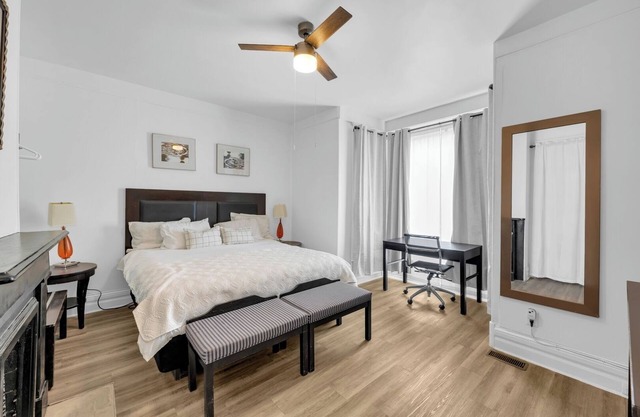 Spacious 3BR Detroit Apt | Sleeps 7 + WiFi