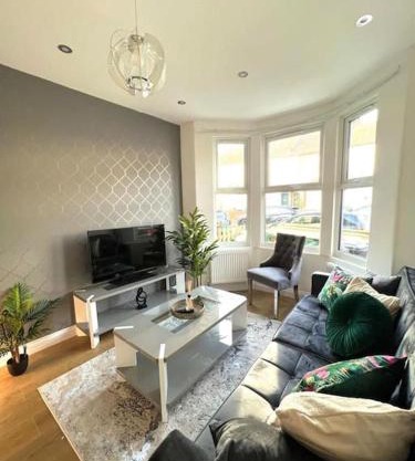 Spacious 3BR House - Contractors, Hospital, Family