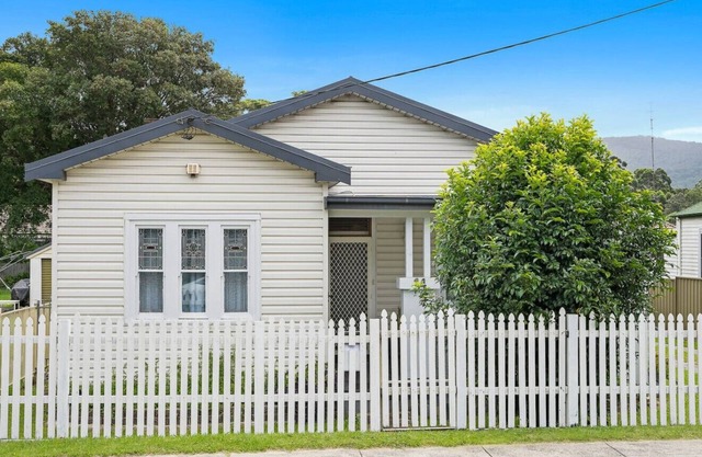 Spacious 3BR House near Figtree Grove - 8mins walk