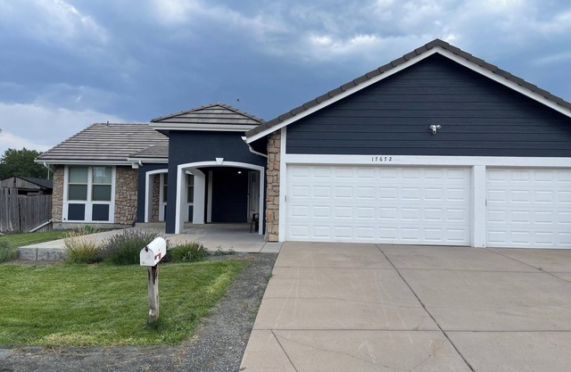 Spacious 3BR Ranch Gym, Large Patios, Wi-Fi. Near DIA, Attractions & Hospitals