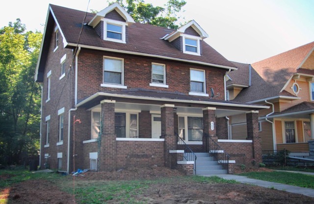 Spacious 4 Bedroom, 1 bathroom Vacation Rental