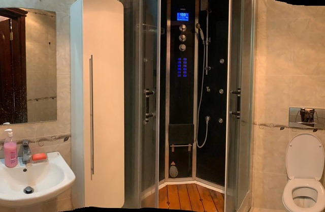 Spacious 4-bedroom apartment with AC, WiFi in fabulous Baku