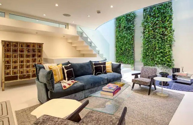 Spacious 4-bedroom house with AC, fitness room in awesome London central area