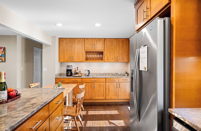 Spacious 4-bedroom house with WiFi in peaceful Renton