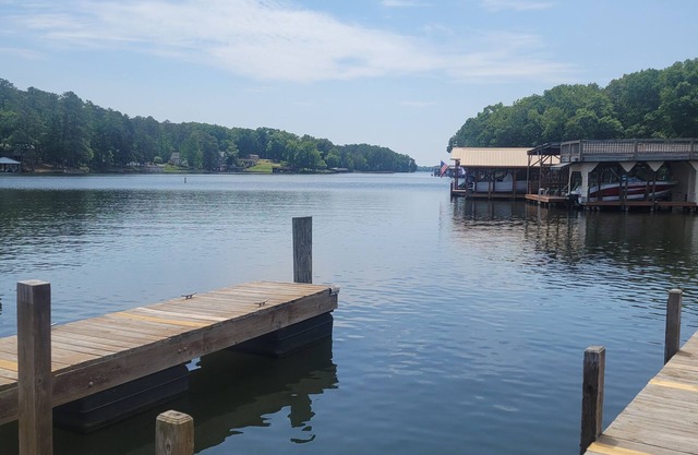 Spacious 4-bedroom house with AC, WiFi in Mount Gilead