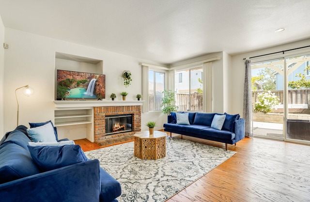 Spacious 4BR 3BA | King Bed | Private Yard | SF Bay Area