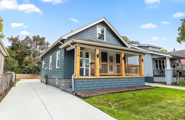 Spacious 4BR Home by Dtown Royal Oak