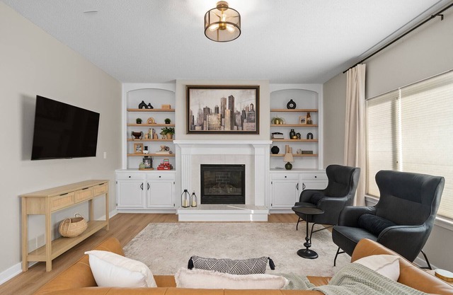 Spacious 4BR Home WiFi Family-Friendly Waukee