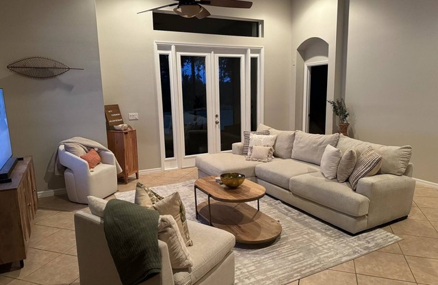 Spacious 4BR Retreat 2 Master suites near Disney. Perfect for families