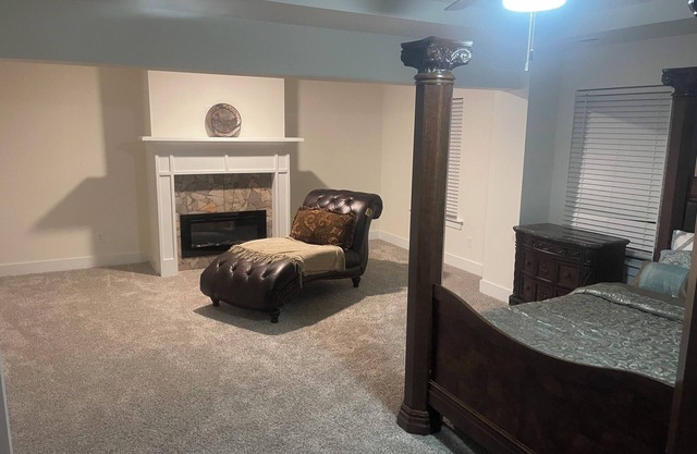 Spacious 5-bedroom house in charming New Market with WiFi, AC