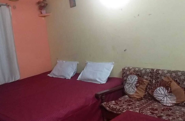 Spacious 5-bedroom house in enchanting Faizabad with WiFi, AC