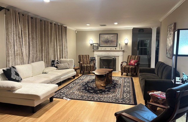 Spacious 5-bedroom house close to Washington DC