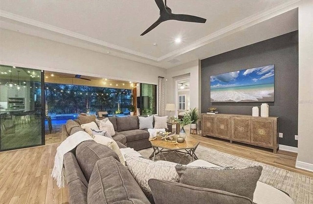 Spacious 5-bedroom house with WiFi and AC in charming Parrish