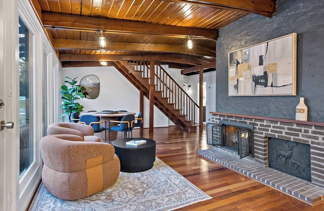 Spacious 5-bedroom Falls Church/Merrifield
