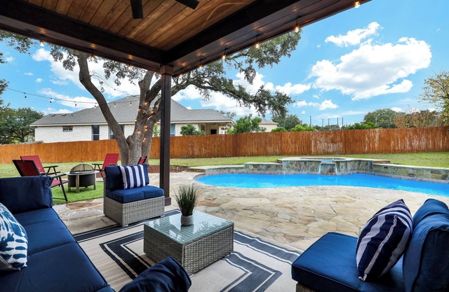 Spacious 5BR Retreat with Pool & Outdoor Games