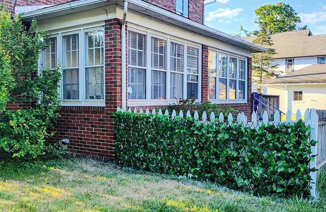 Spacious 7-bedroom house across from University and close to Downtown Lock Haven
