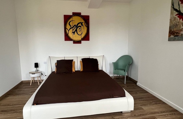 Spacious and modern gîte in a quiet city centre