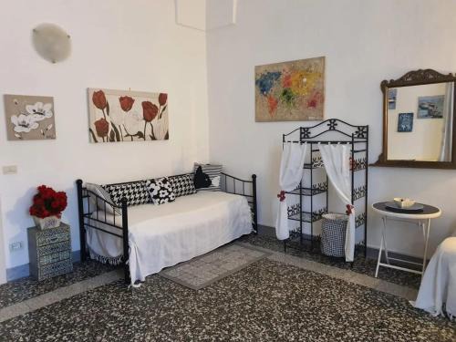 Spacious Apartment in Cannole with Terrace & Garden