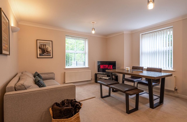 Spacious Apartment, Near to NEC and City Centre.