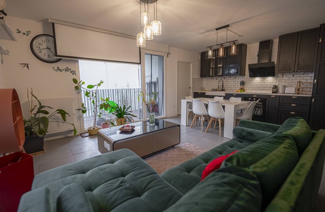 Spacious apartment near the beach