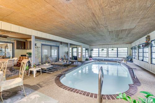 Spacious Brandon Home 10 Mi to Downtown Tampa!