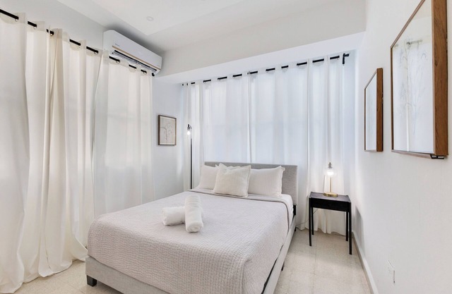 Spacious building in enchanting San Juan near Beach, Nightlife