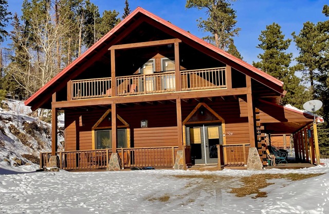 Spacious cabin off Hwy 85 with beautiful views and plenty of trailer parking.