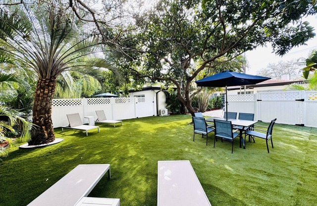Spacious, Central, 3 Bedroom Home w/Pool Access