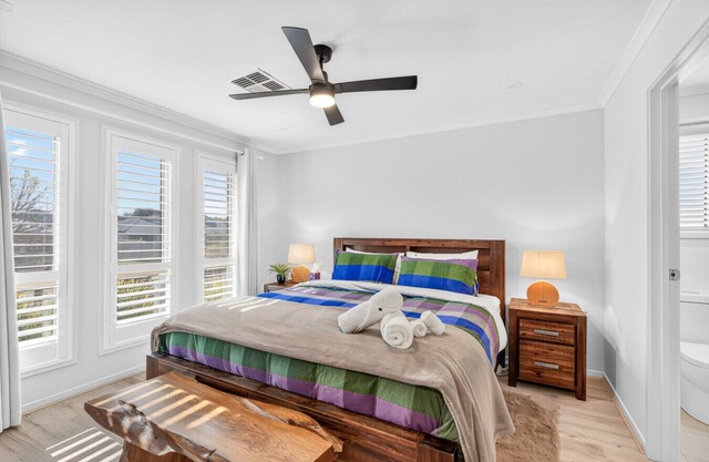 Spacious Coastal Retreat at Coorong Quays Marina – Private Dunes & River Access