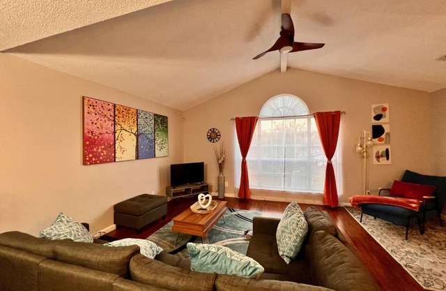 Spacious Corporate Condo - 2bd/2ba