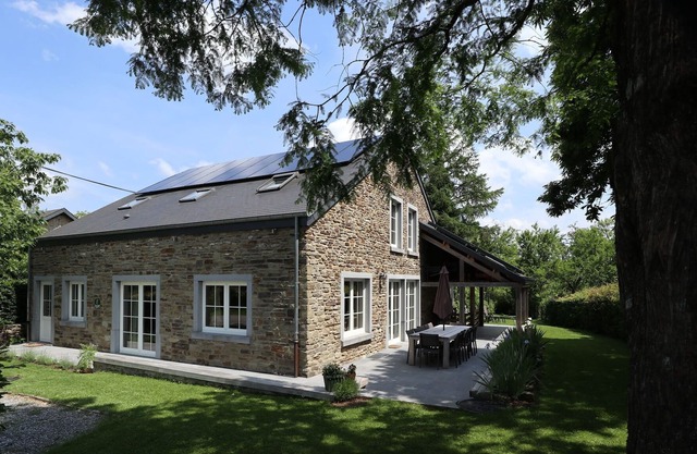 Spacious cottage in Daverdisse with private garden