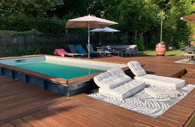 Spacious country house, 15 min from Bordeaux city center
