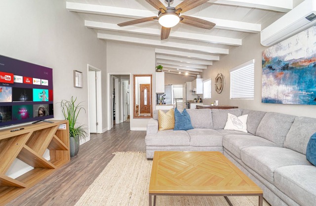 Spacious & Cozy Home Near LAX ✈️ & Beaches 🏖