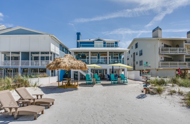 Spacious, Direct Beach Front 6-Bedroom House in Peaceful Indian Shores