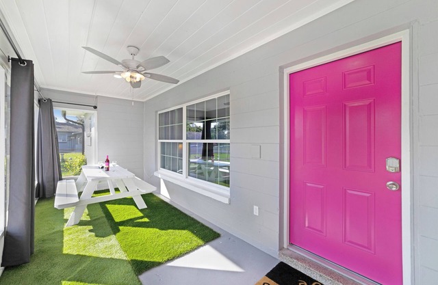 Spacious Downtown Orlando house centrally located to Orlando tourist attractions