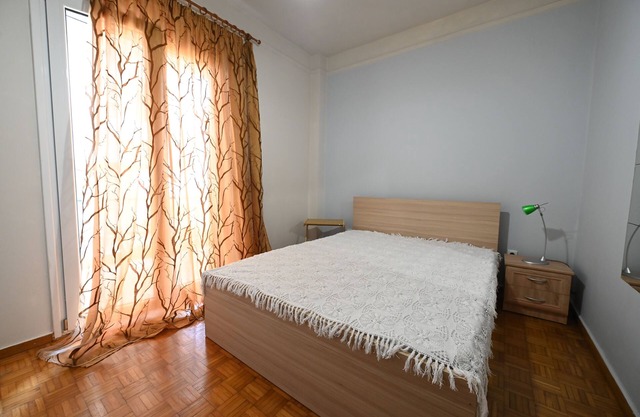 Spacious family sized fully equiped condo 5 minutes from centre port and beachn